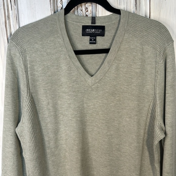 Men’s AWEARNESS By Kenneth Cole Slim Fit V Neck Long Sleeve Lightweight Sweater - Picture 2 of 8